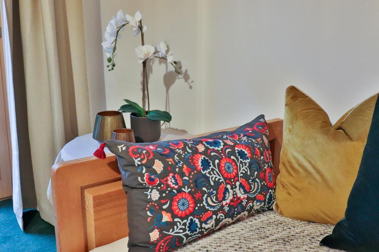 סן אנטון Cafe Schneider Appartments מראה חיצוני תמונה